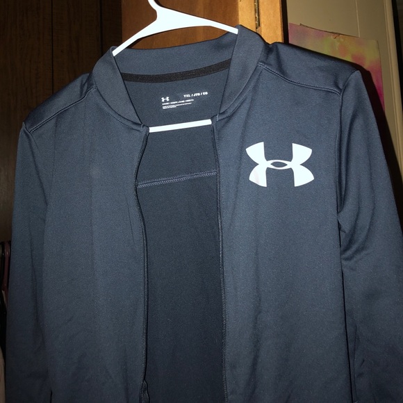 Big Boys Under Armour Sweater Bundle - Picture 2 of 4